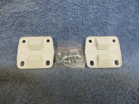 Hinge Set Almond