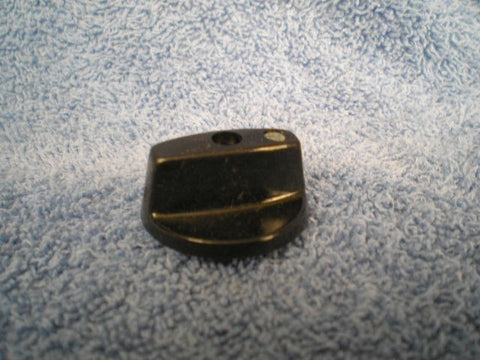 288 Knob Gold Dot